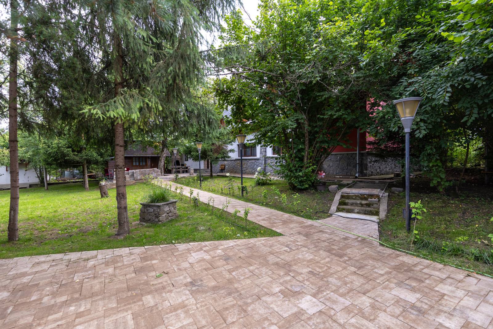Exterior & grădină