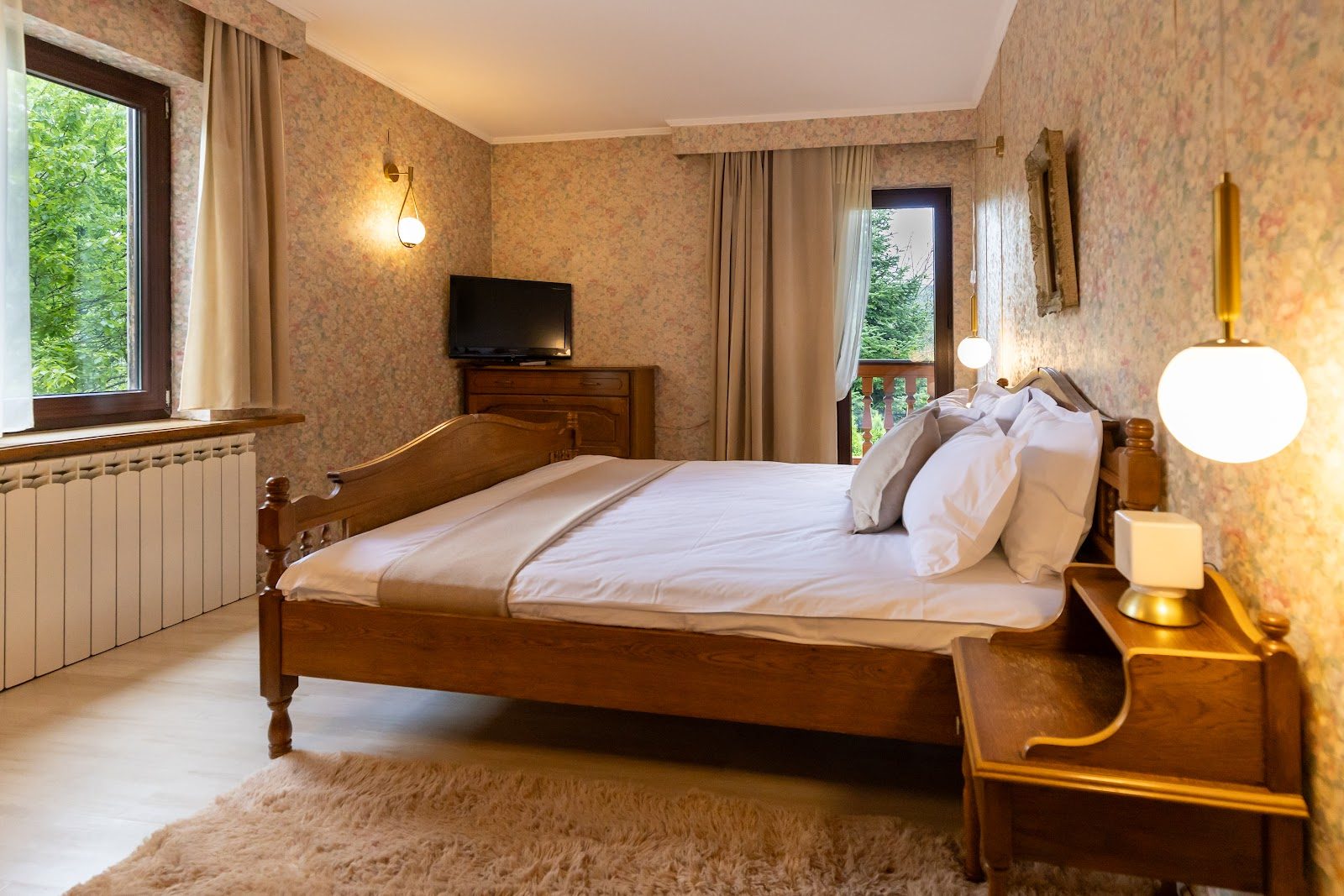 Dormitor de la etajul vilei Casa Rodica, Breaza de Sus