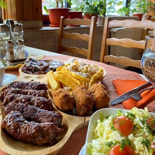 Restaurant în Breaza, aproape de Casa Rodica