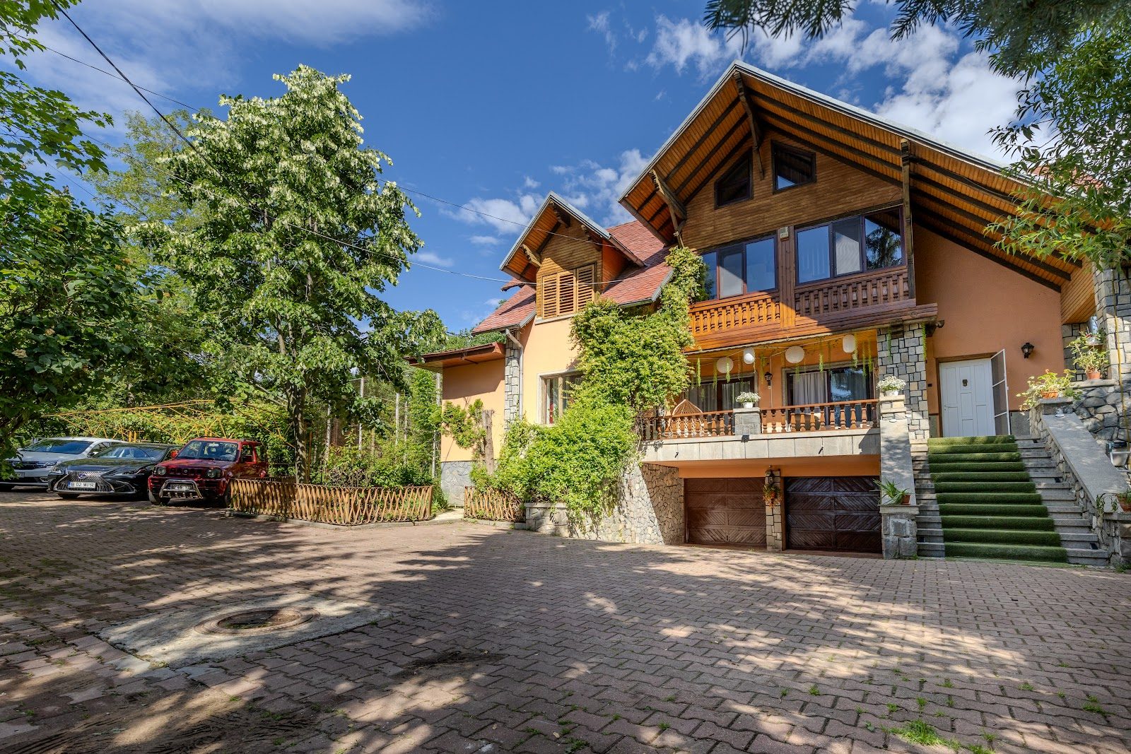 Exterior & livadă