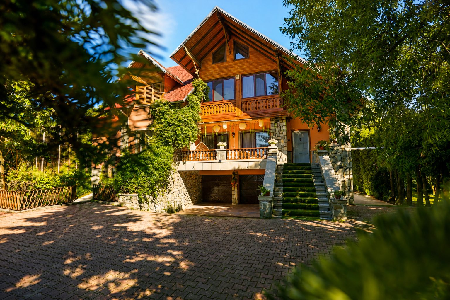 Exterior & livadă