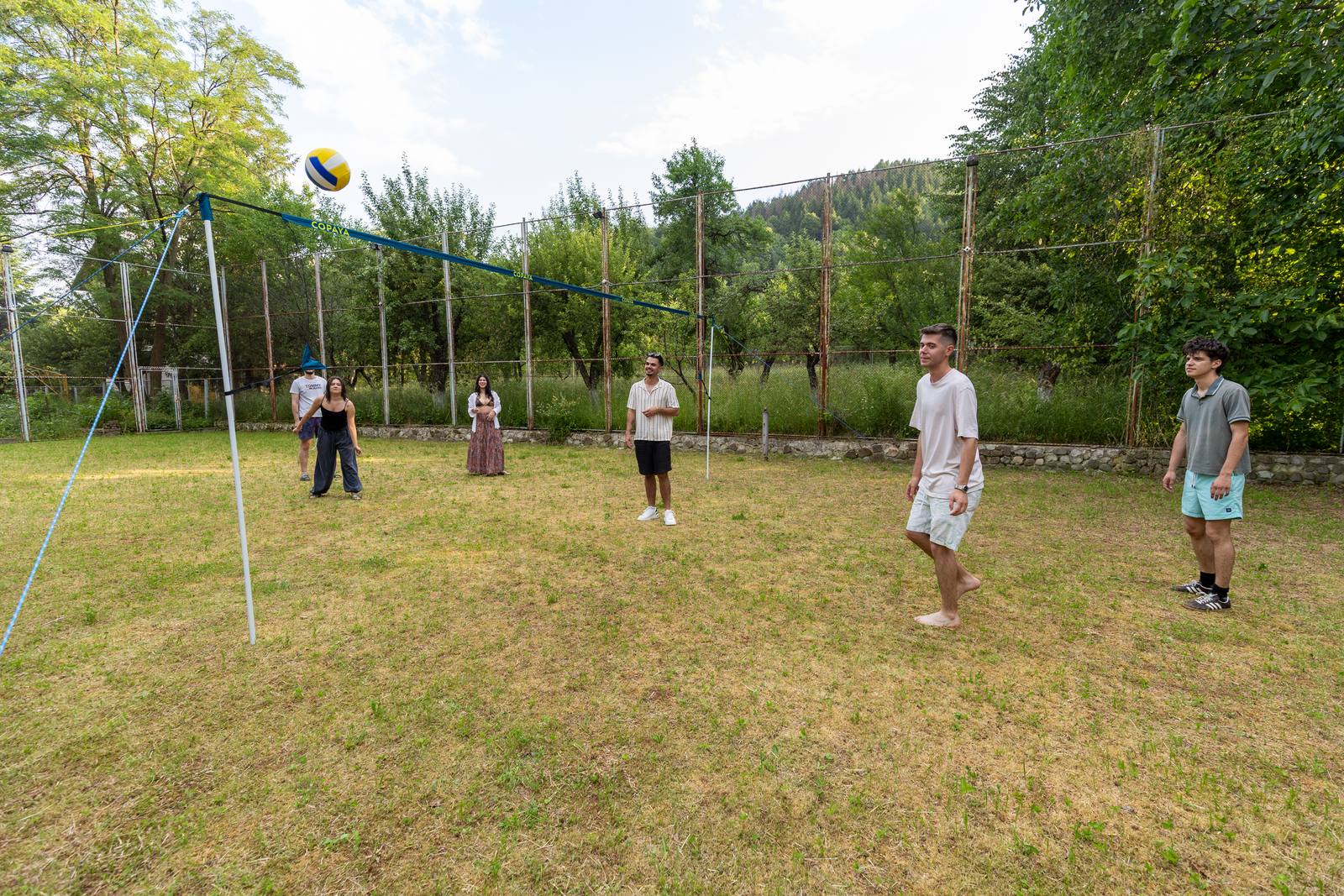 Piscină, curte & teren